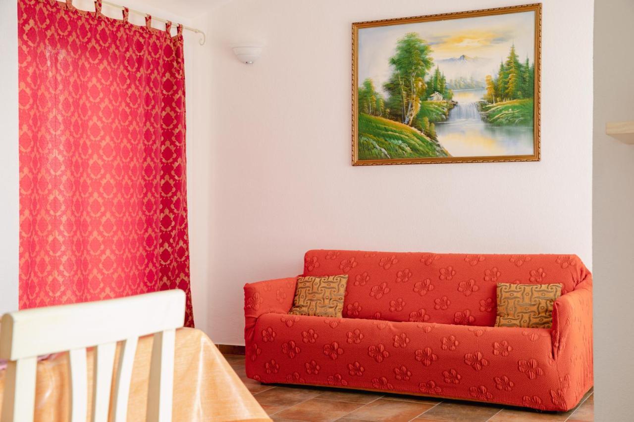 Le Residenze Di Baia Sant'Anna Villa Tanaunella Luaran gambar