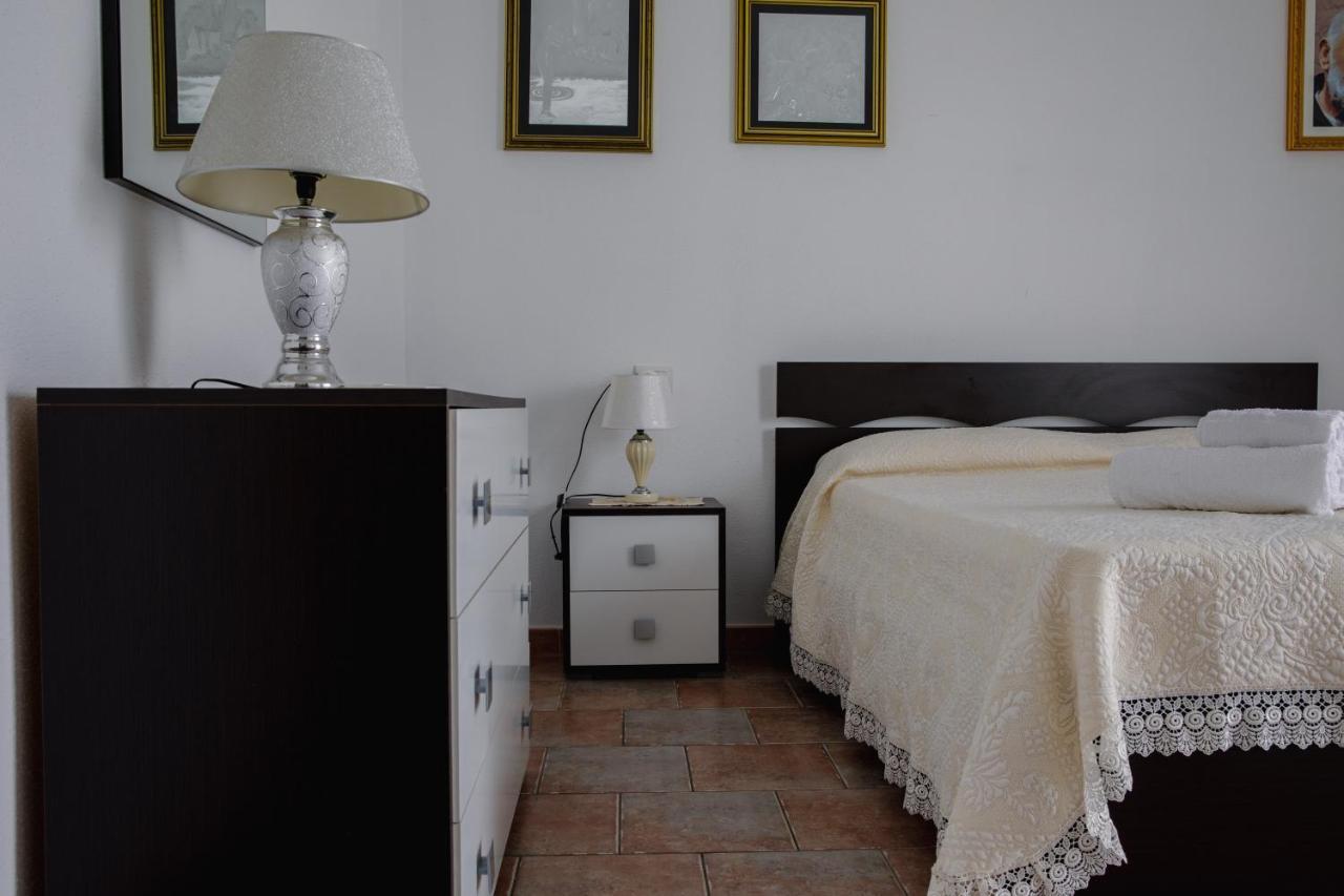 Le Residenze Di Baia Sant'Anna Villa Tanaunella Luaran gambar