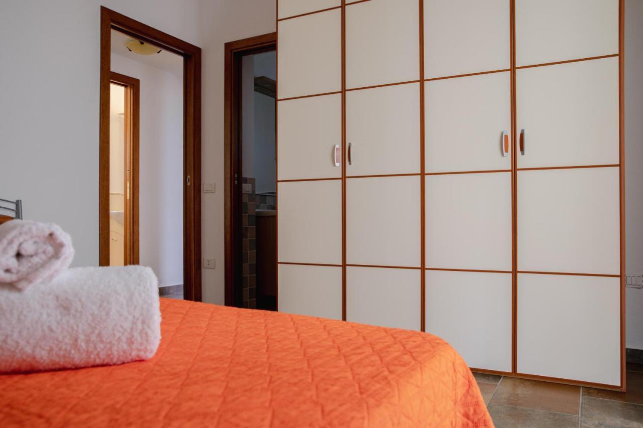 Le Residenze Di Baia Sant'Anna Villa Tanaunella Luaran gambar