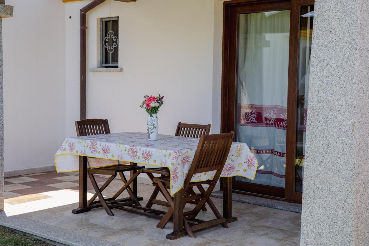Le Residenze Di Baia Sant'Anna Villa Tanaunella Luaran gambar