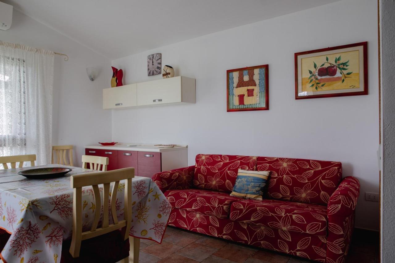 Le Residenze Di Baia Sant'Anna Villa Tanaunella Luaran gambar
