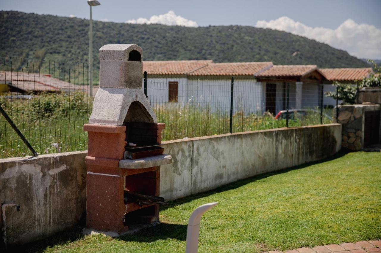 Le Residenze Di Baia Sant'Anna Villa Tanaunella Luaran gambar