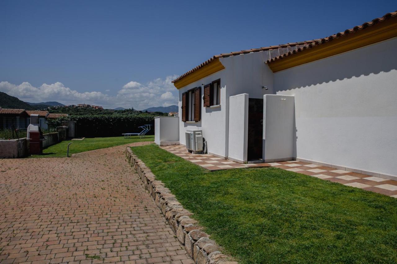 Le Residenze Di Baia Sant'Anna Villa Tanaunella Luaran gambar