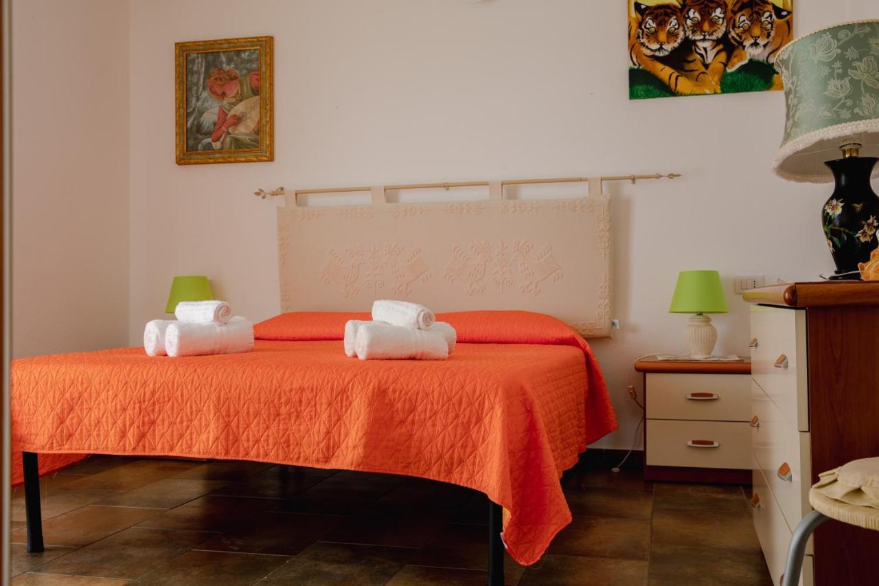 Le Residenze Di Baia Sant'Anna Villa Tanaunella Luaran gambar