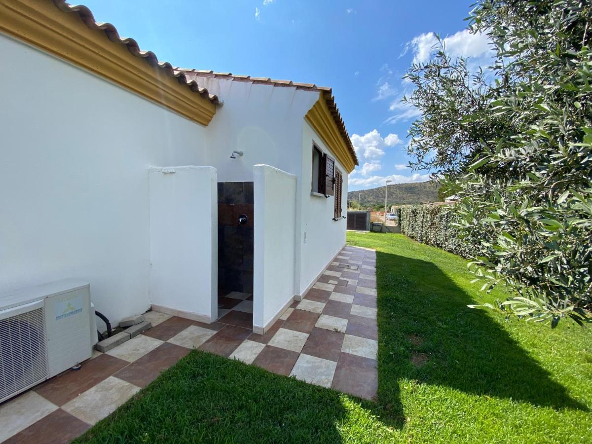 Le Residenze Di Baia Sant'Anna Villa Tanaunella Luaran gambar