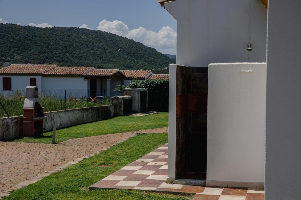 Le Residenze Di Baia Sant'Anna Villa Tanaunella Luaran gambar